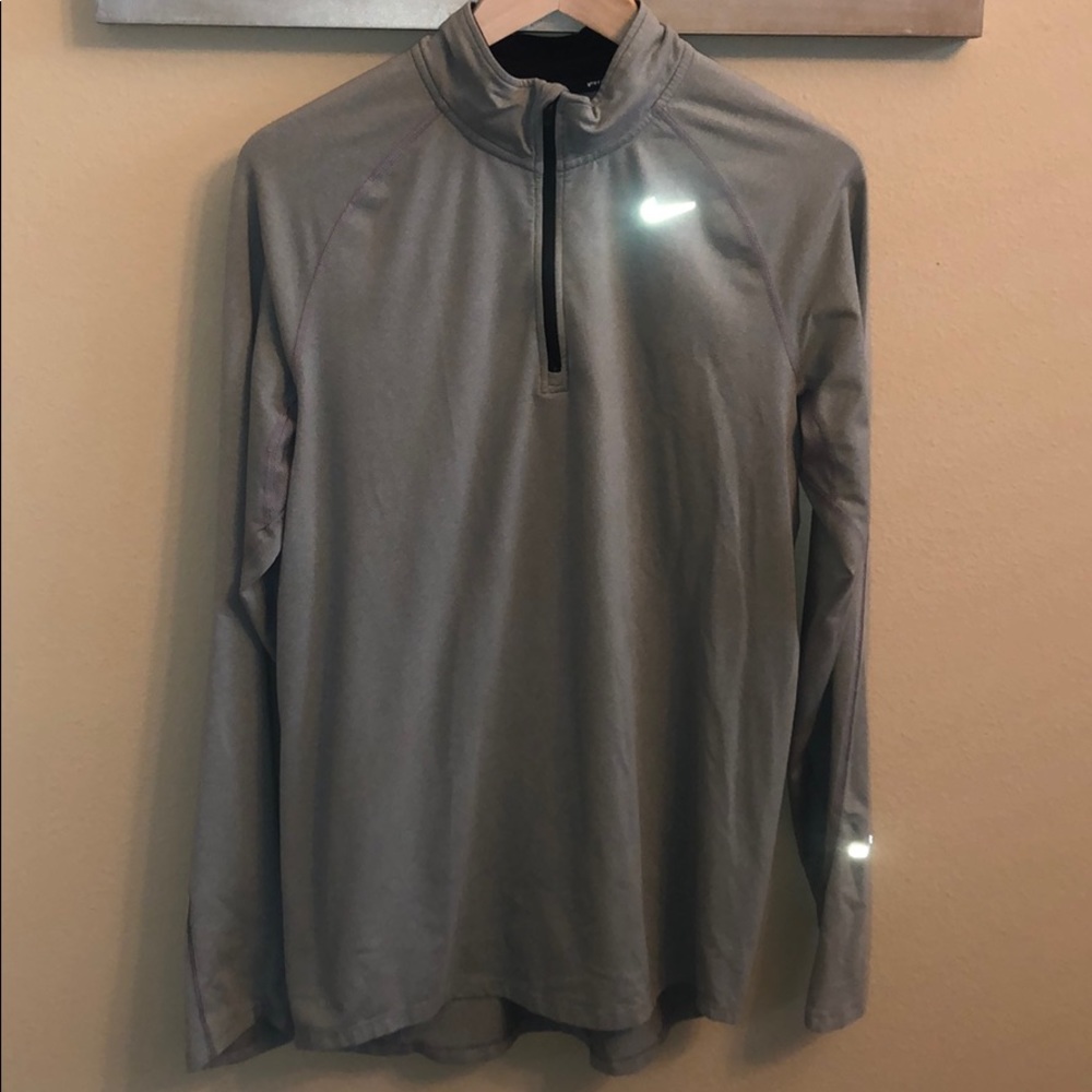 Nike dri fit top. Size m.